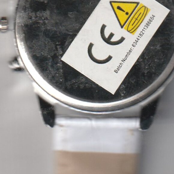 BRAND NEW ANALOG WATCH WHITE. - Picture 2 of 2